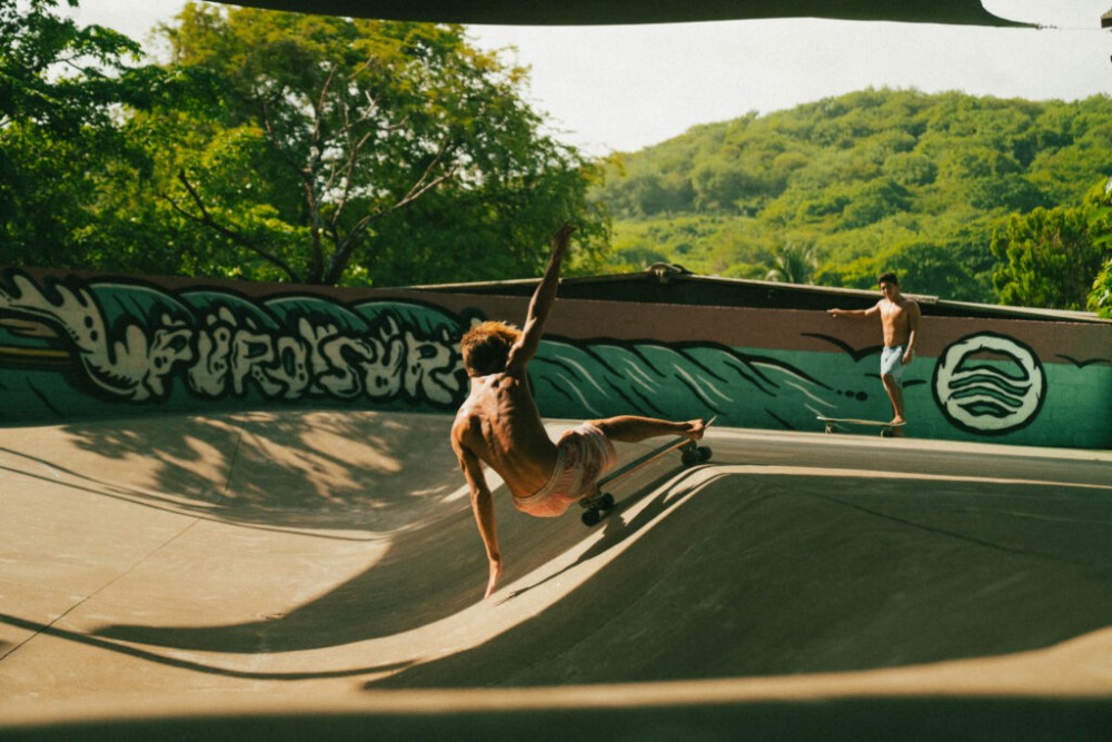 Surf-skate on the concrete wave