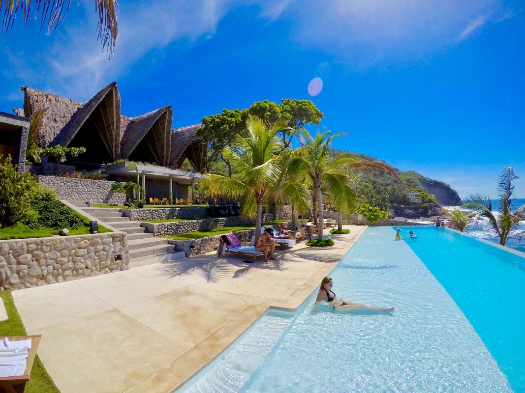 Infinity pool